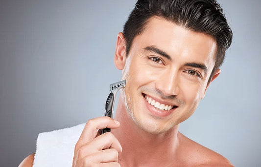 なぜシェービングオイルでカミソリがするっと滑るのか？天然オイルの秘密