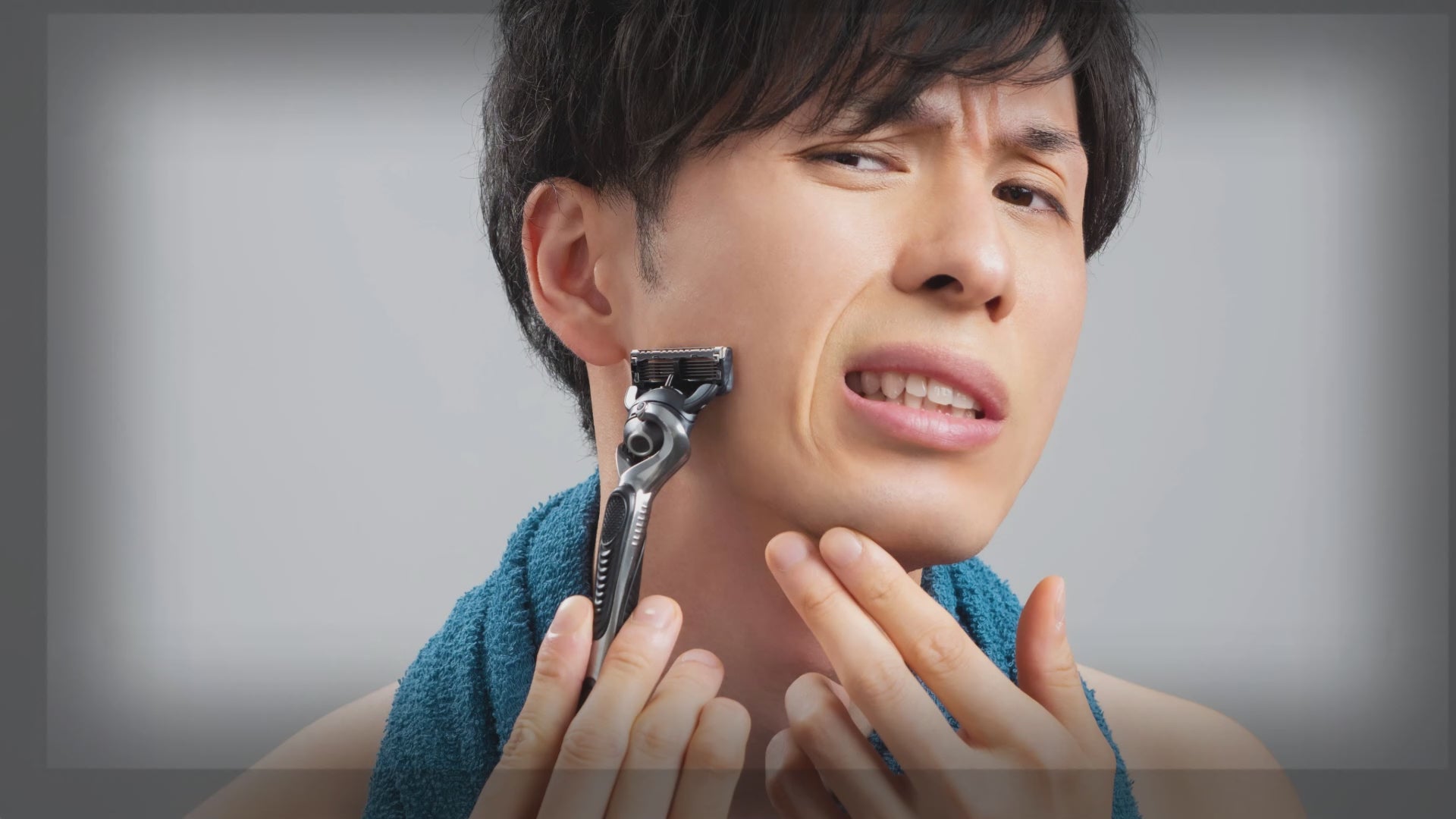 動画を読み込む: キングオブシェーブ シェービングオイル紹介動画